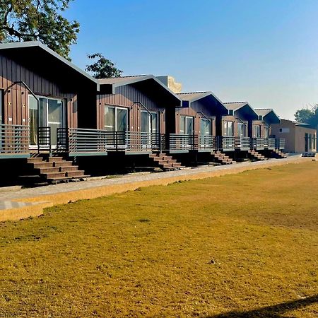 Vrindavan Greens Resort Udaipur Exterior photo